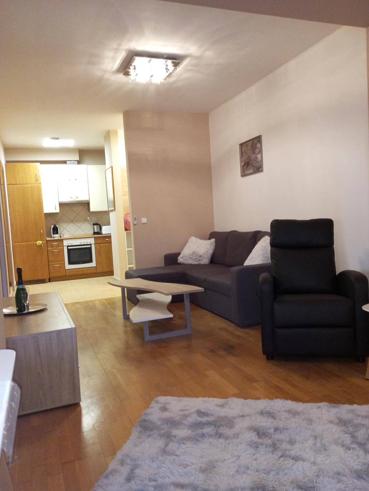 Zen Apartman بوداكالاز المظهر الخارجي الصورة