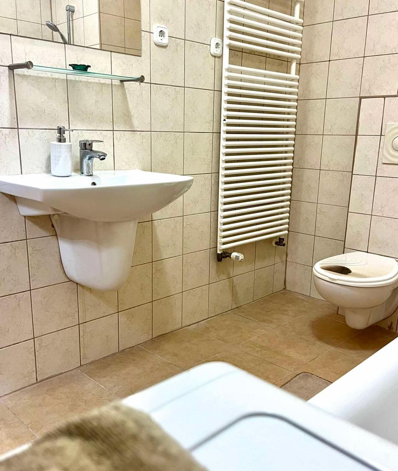 Zen Apartman بوداكالاز المظهر الخارجي الصورة